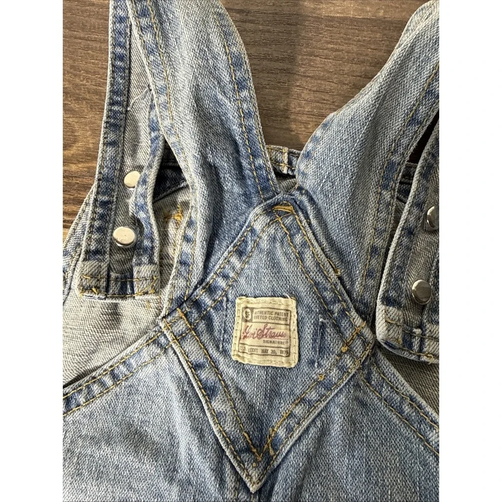 Levi's Overall Shorts Girls 4T Embroidered 99% Cotton Dual Button Sizing Lt Blue